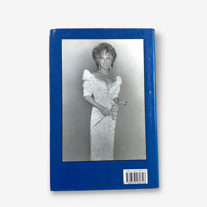 Elizabeth Taylor - 'Elizabeth Takes Off' - 1987 Hardcover Book