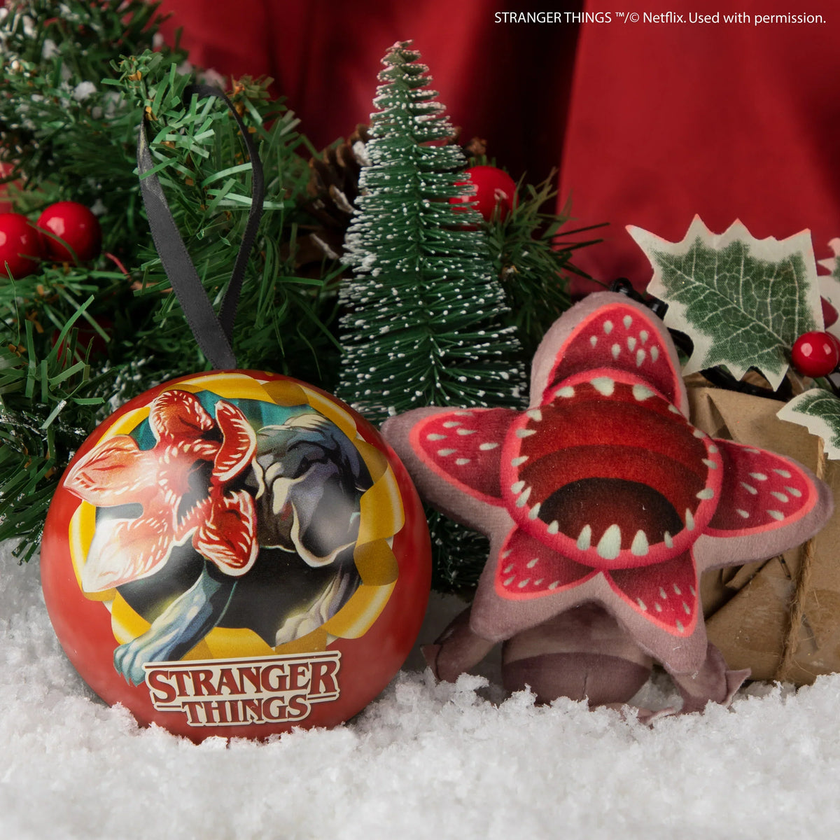 Stranger Things Holiday Capsule with Keyring Plush Demogorgon CR2786